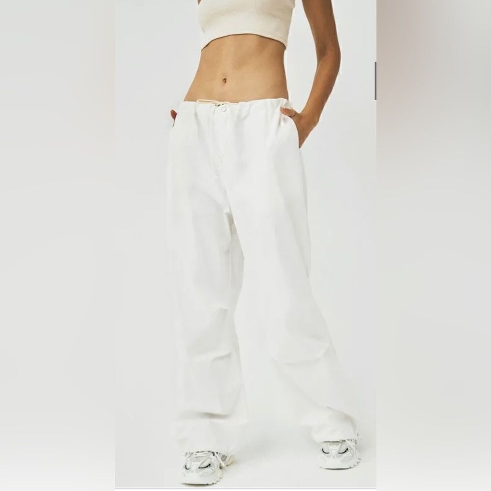 Solada pant has a very small hole in the front